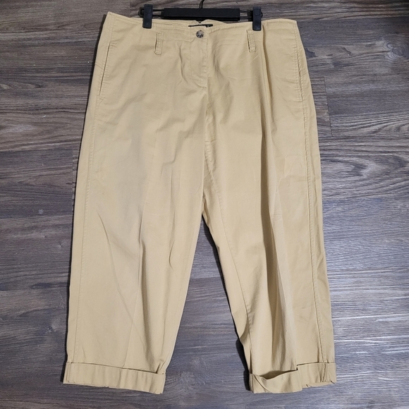 Theory Women's Khaki Pants Size 12 Tan Pockets Career Crop Relaxed fit Pleated - Picture 1 of 7